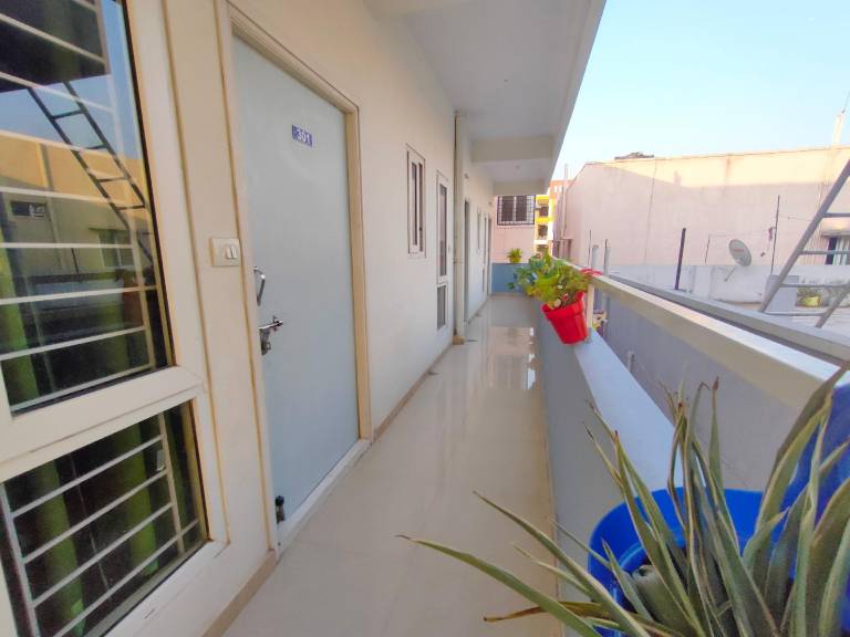 Vacation home with yard — photo 5