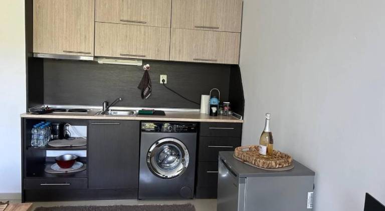 Apartment with pool — photo 4