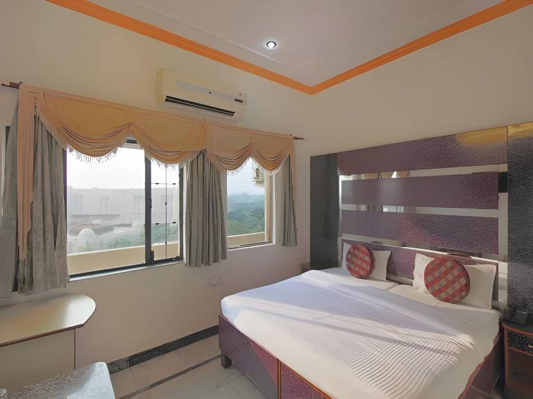 Hotel Taj Plaza — photo 2
