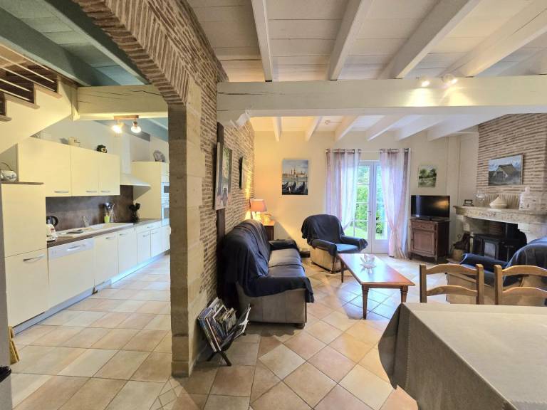 Gite with pool, grill & terrace — photo 5