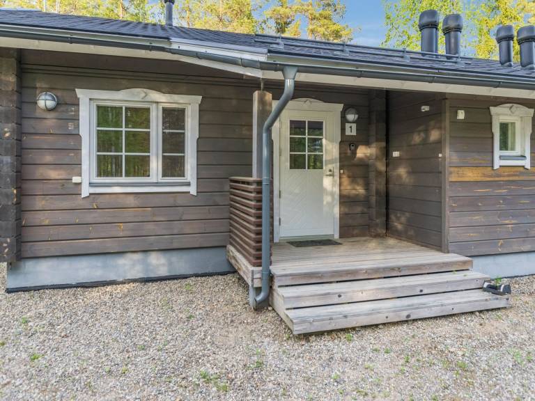Wonderful vacation home with patio & sauna | Nature view | Pets allowed — photo 2