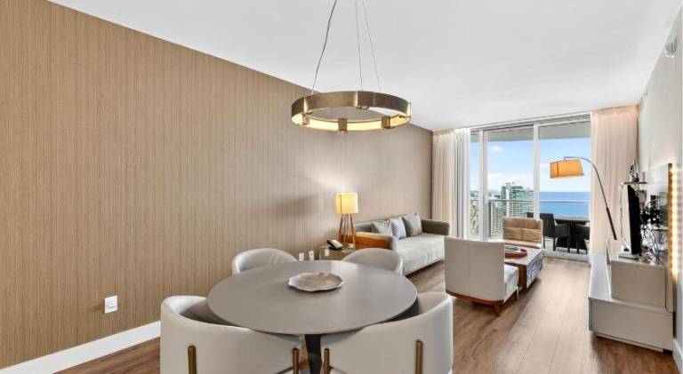 Splendid Resort - Oceanview 1BDR & 1BA Apt Right on the Beach, Heated pool, GYM — photo 4