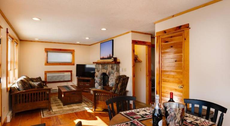 Cobble Mountain Lodge — photo 2
