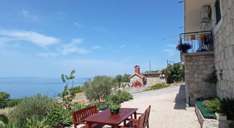 Villa with 2 rooms for 5 persons — photo 4