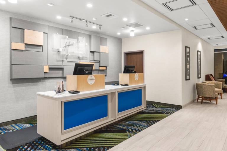 Holiday Inn Express & Suites Willows by IHG — photo 3