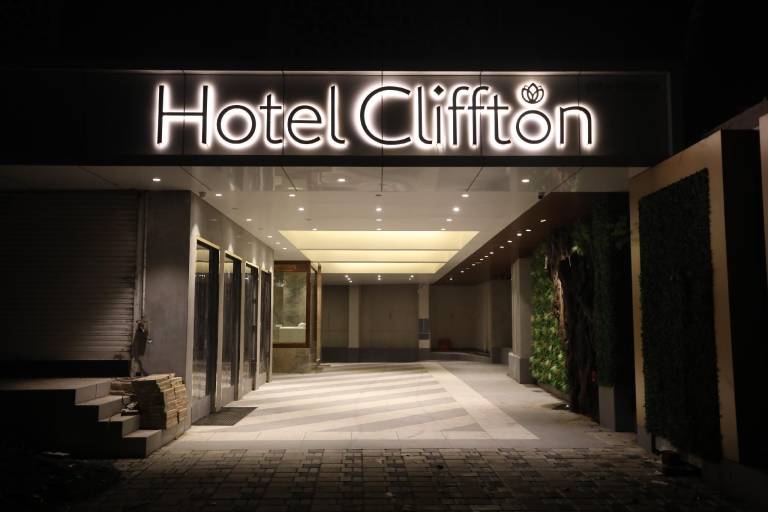 Hotel cliffton