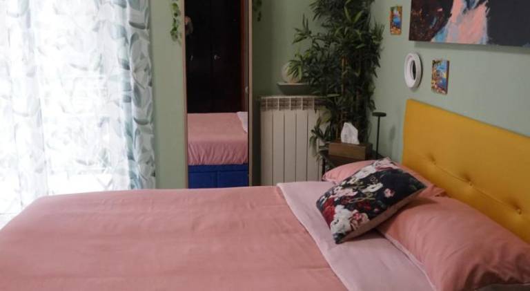 Nice room with private bathroom in Pompei