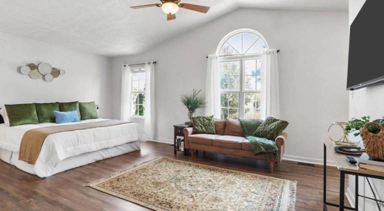 Ample vacation home | Pet-friendly in Kent, KY