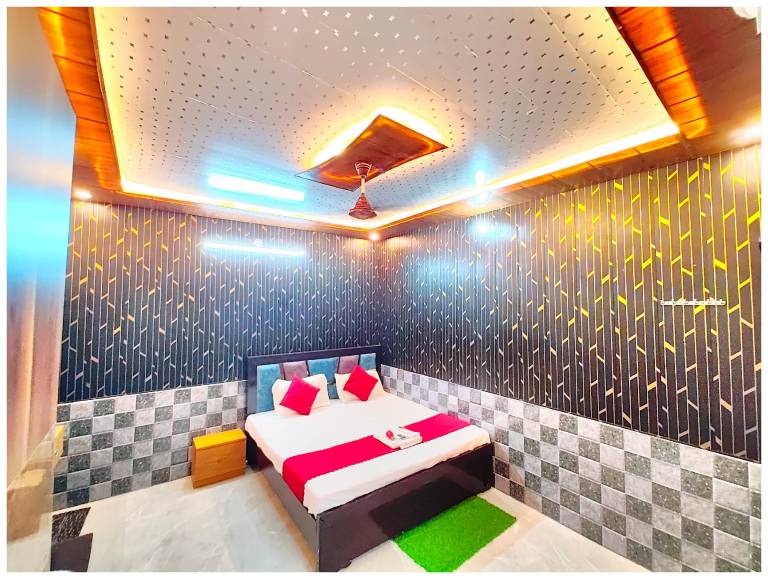Goroomgo Raghunandan Guest House Near Ram Mandir Ayodhya in Ayodhya
