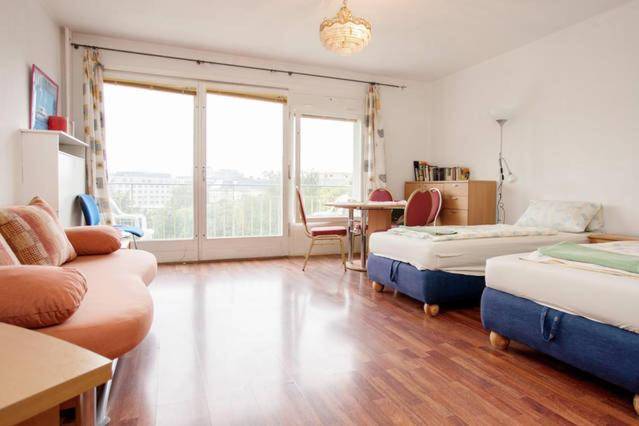 Holiday apartment with yard & patio | Close to Berlin Victory Column | Dogs allowed — photo 2