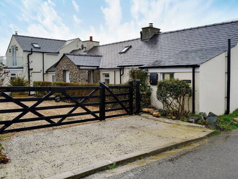Cottage  Llanfaethlu