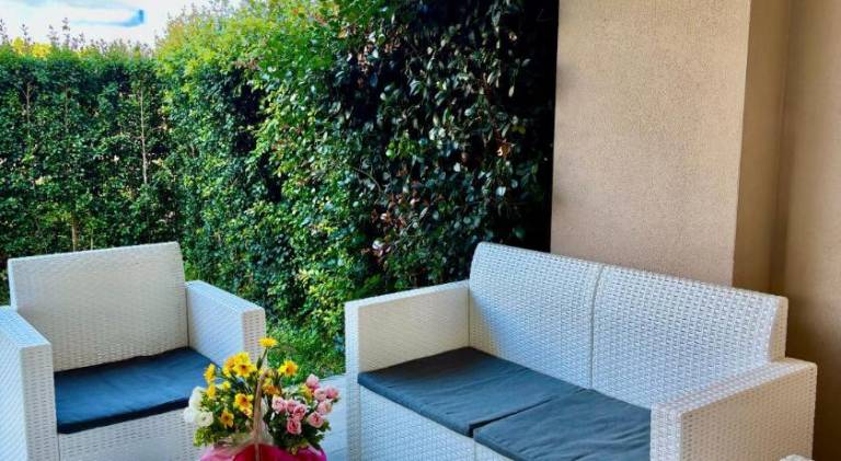 Nice apartment with pool, yard & patio | Close to the beach | Dogs allowed — photo 3