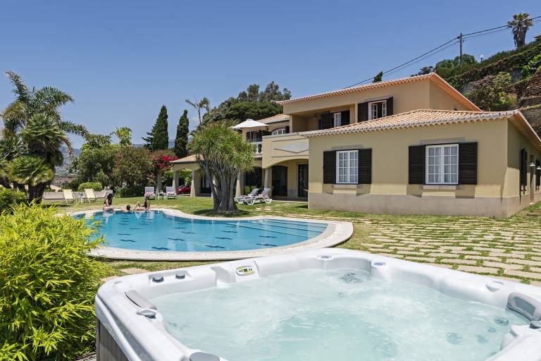 Family-oriented beautiful villa with yard, patio & private pool | Sea view | Good for workation | Pets are welcome — photo 3