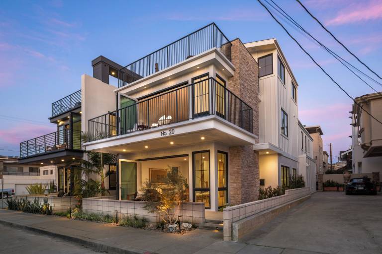 House  Seal Beach
