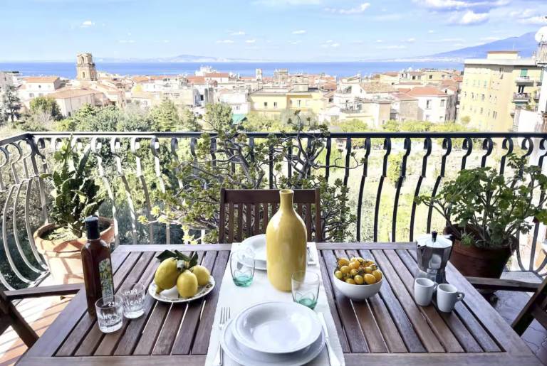Sorrento sea view and swimming pool