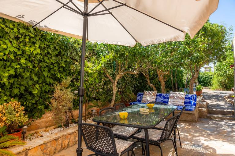Country House 'Can Hostalet' with Private Terrace, Wi-Fi and Air Conditioning in Santanyi