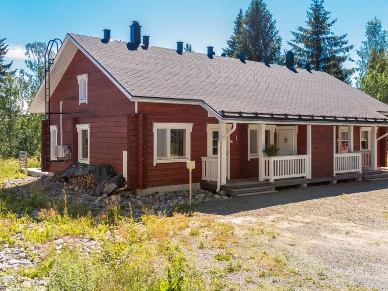 Wonderful house with terrace & sauna | Nature view | Dogs allowed in Kuopio