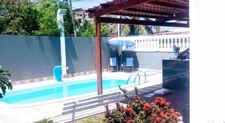 Vacation home with pool in Camaçari