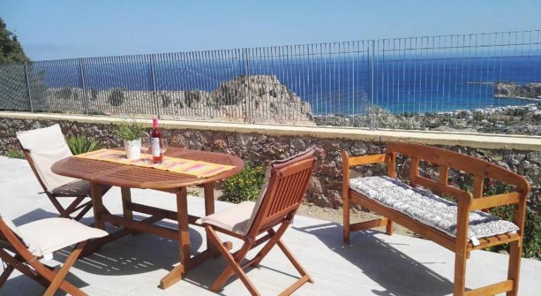 House with pool | Pets are welcome in Rhodes