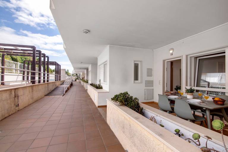 Rental apartment with pool & grill — photo 5
