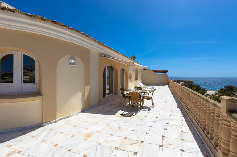 Holiday apartment with patio — photo 2