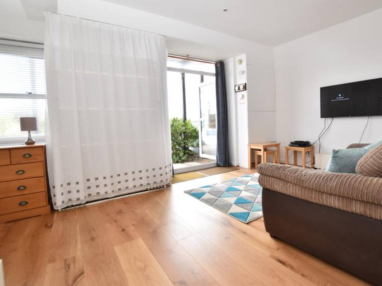 Rental apartment with yard | Water view — photo 4