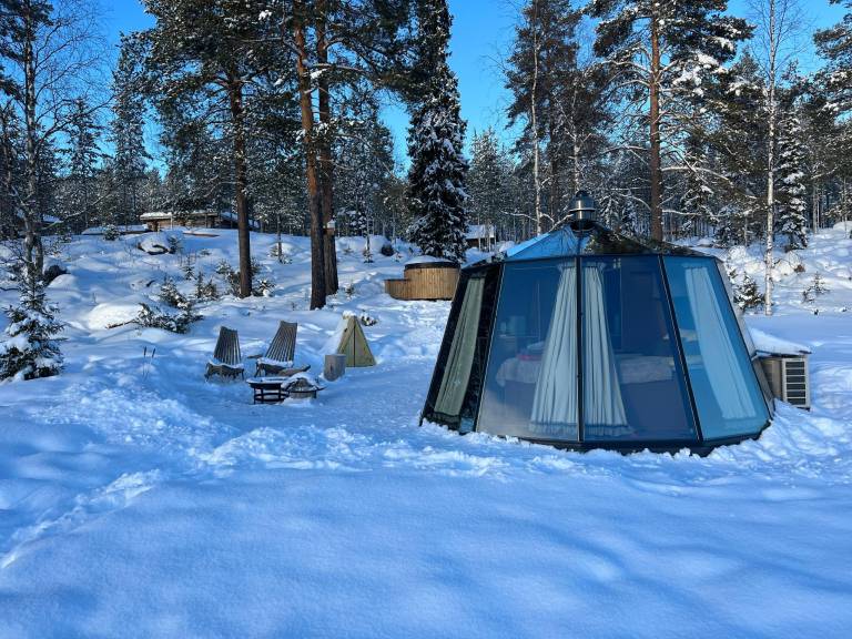 Aurora Igloo with Private Hot Tub by Invisible Forest Lodge in Rovaniemi