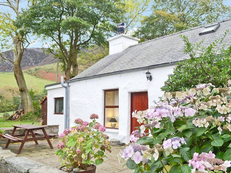 Cottage  Trefor
