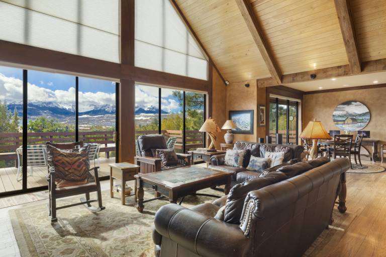 House  Ridgway