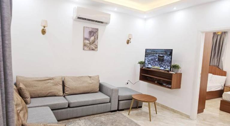 Nice rental apartment with yard & pool | Pets allowed — photo 2