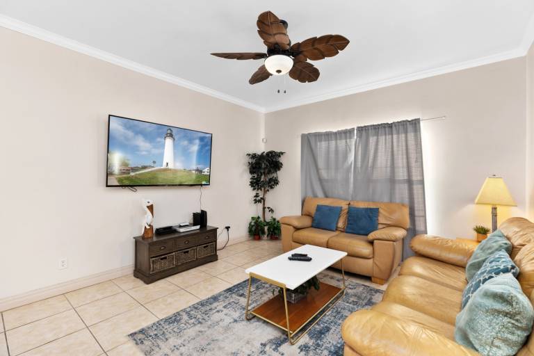 Family-oriented condo with pool | Close to the beach | Pets allowed — photo 4