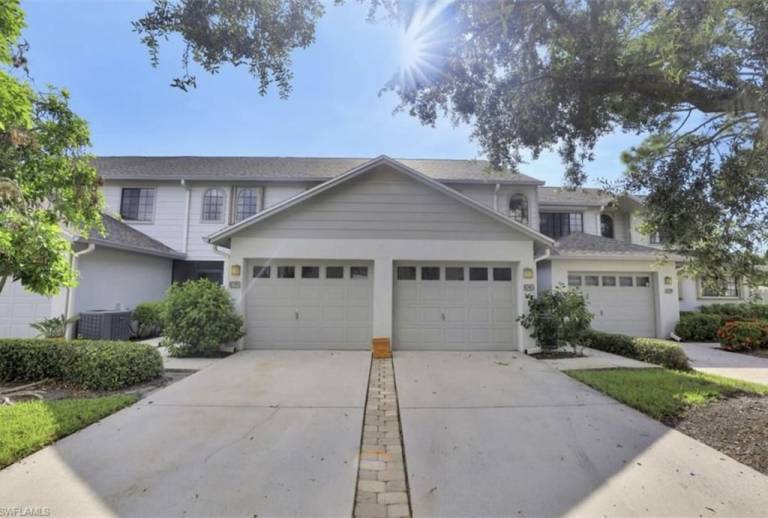 House  Naples