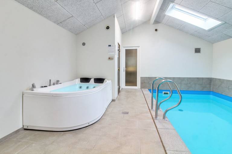 Family-oriented house with sauna, terrace & hot tub | Sea view | Close to the beach | Pet-friendly — photo 3