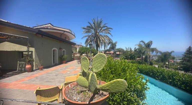 Villa with pool in Mascali
