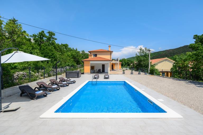Villa with terrace, pool & barbecue in Labin