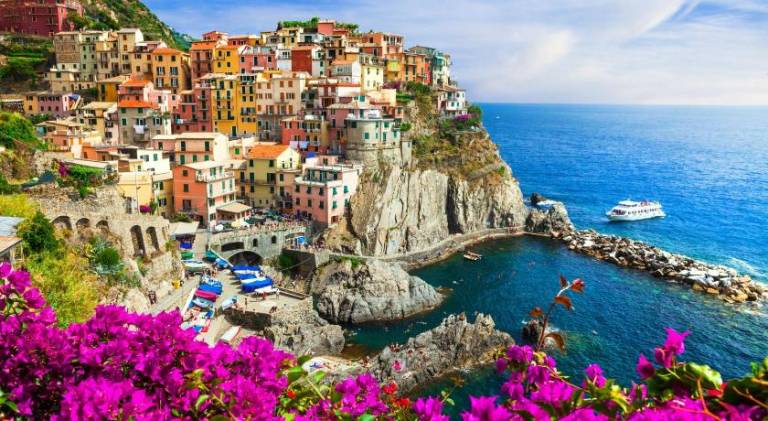 Fully equipped vacation home with yard, patio & BBQ | Suitable for remote work | Pet-friendly in Lerici