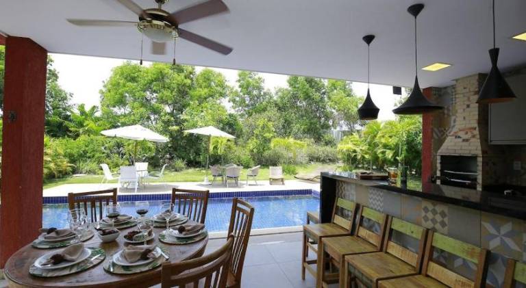 Vacation home with pool — photo 4