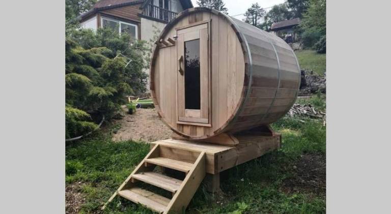 Pleasant chalet with pool & jacuzzi | Pets are welcome in Soissons