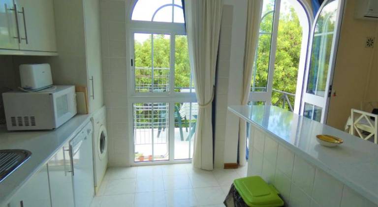 Rental apartment with pool, yard & patio — photo 4