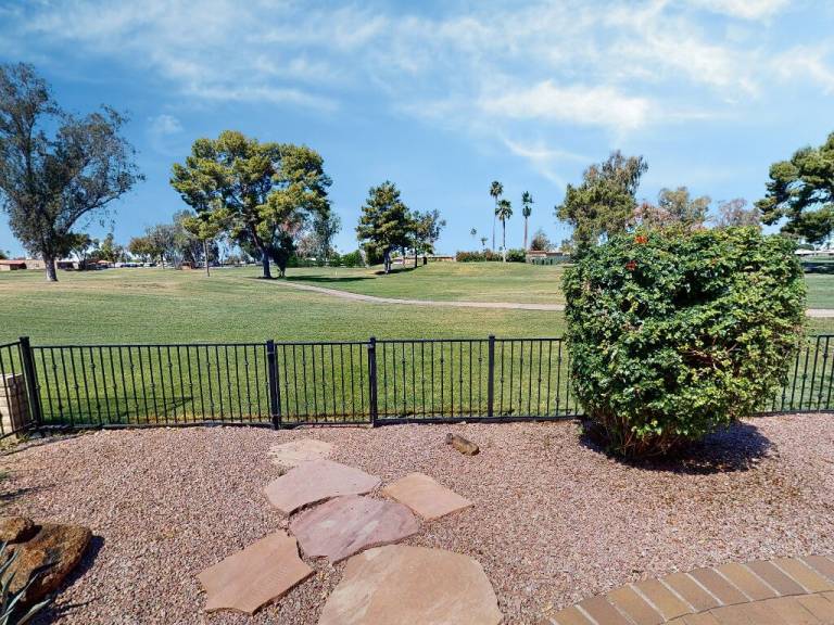 House Sunland Village