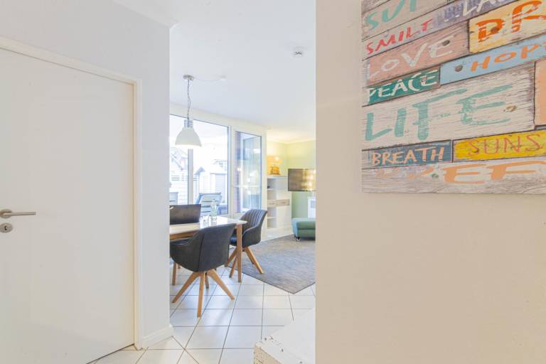 Rental apartment with patio — photo 4