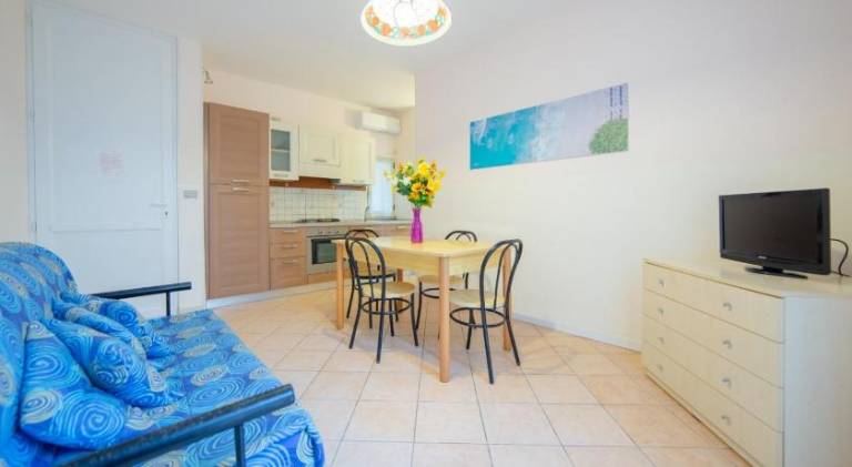 Holiday apartment with yard & terrace in Salve