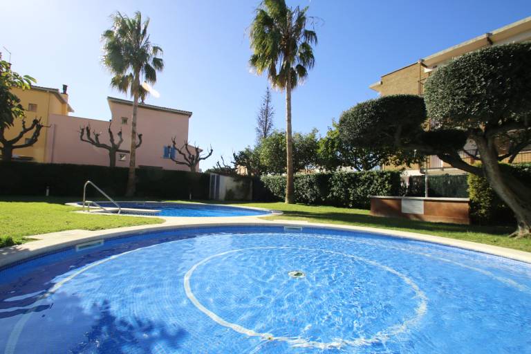 Children-friendly rental apartment with pool & patio | Next to the beach | Dogs allowed in Cambrils