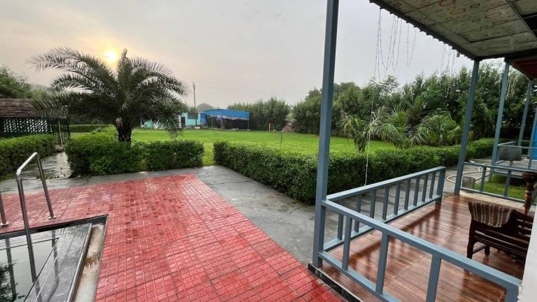 Villa with private pool, garden & BBQ | Good for workation | Pets allowed in Gurugram