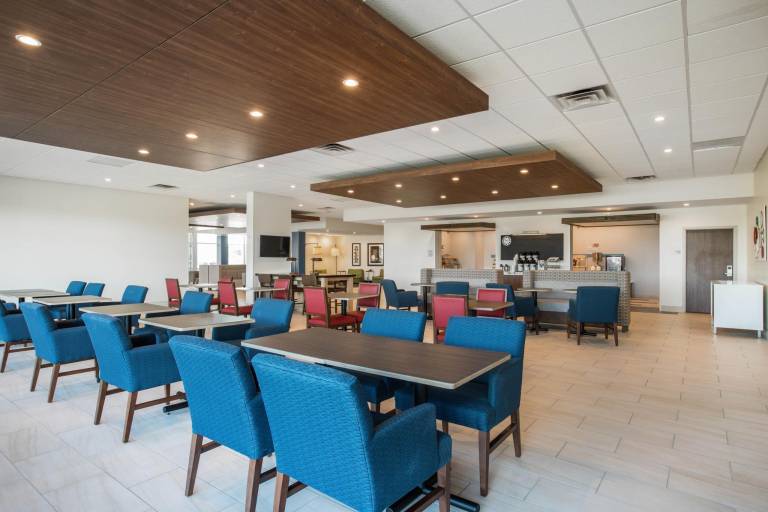 Holiday Inn Express & Suites Ludington By IHG — photo 3