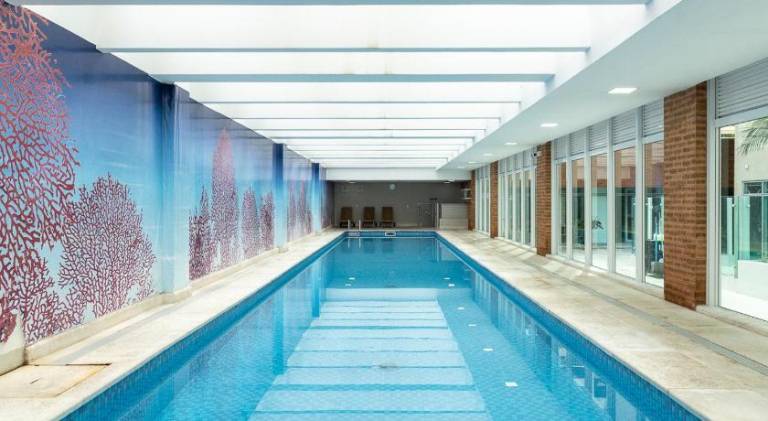 Apartment with pool — photo 3