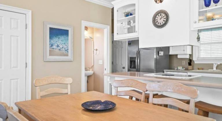 House with pool | Beach nearby | Pets allowed — photo 4
