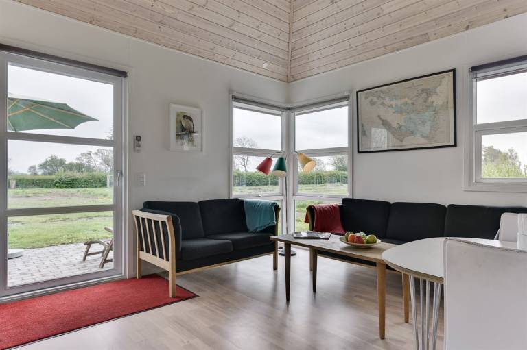 Vacation home with barbecue & patio | Pets allowed — photo 4