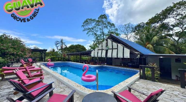 Guava Grove Resort & Villas in Roatan