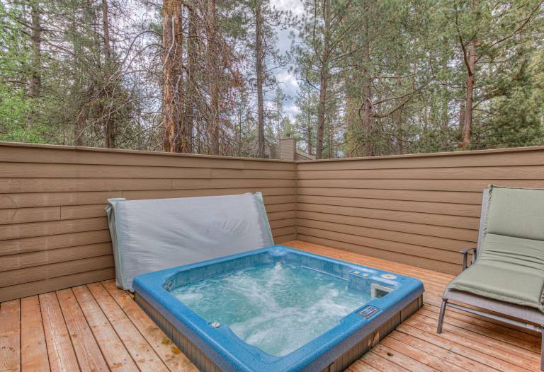 Vacation home with barbecue, jacuzzi & fast internet in Bend, OR